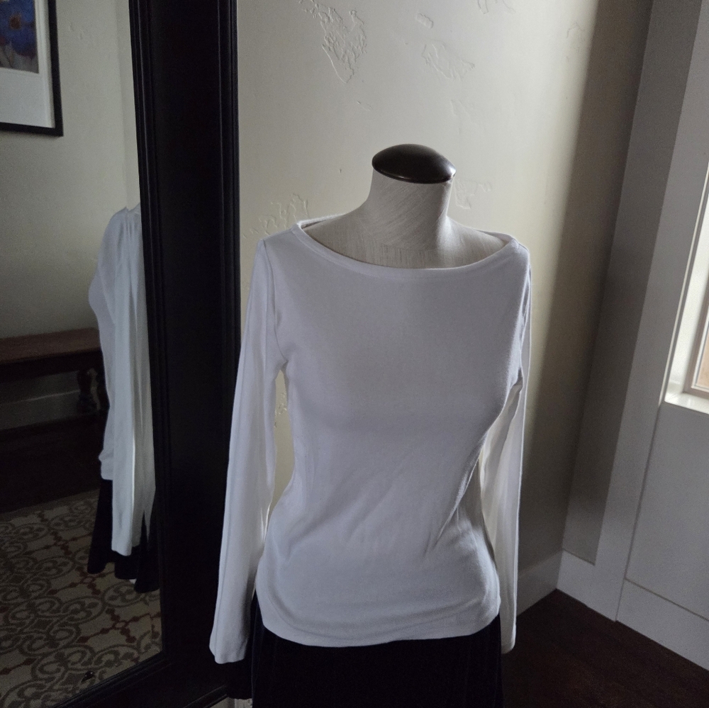 The GAP White Crew Neck Women's Pull - Over Quantity Of 2 Tops In Size Medium P